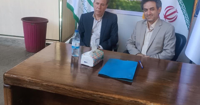 بر  پائی میز خدمت با حضور مدیر شرکت خدمات حمایتی کشاورزی استان کرمانشاه ومعاونین در مسجد جامعه  شهرستان کرمانشاه