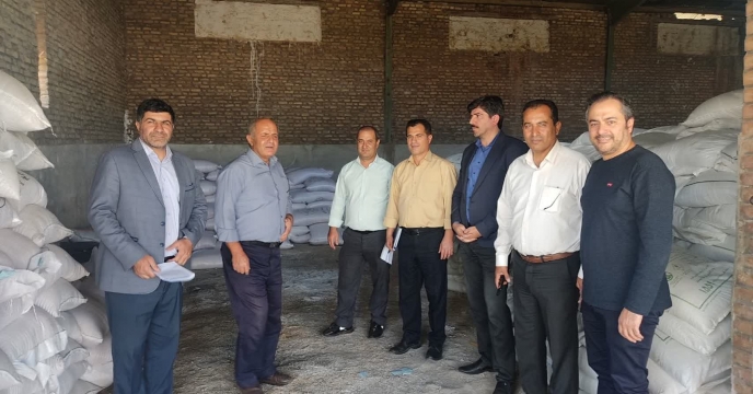 بازدید اعضای کار گروه پایش و کنترل و بازرسی از کارگزاری های شهرستان تاکستان