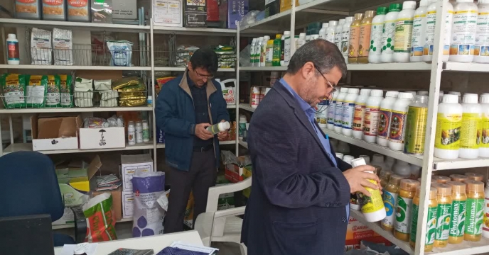 بازدید و پایش فروشگاه های سموم کشاورزی در شهرستان کرمانشاه