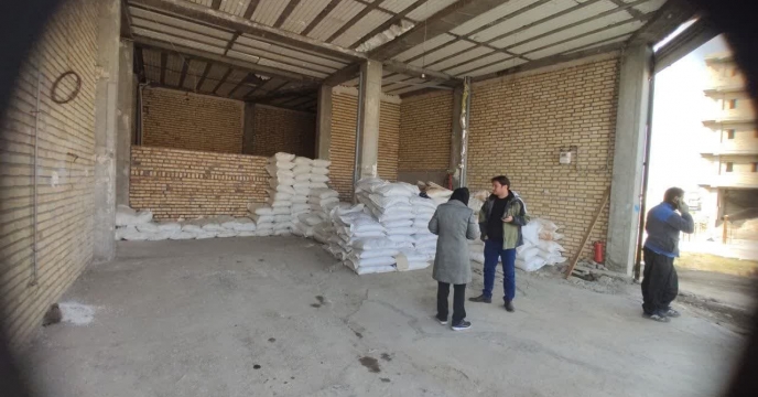 بازدید کارشناس شرکت خدمات حمایتی کشاورزی آذربایجان غربی از انبار کارگزاران شهرستان تکاب