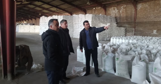 بازدید مدیر شرکت خدمات حمایتی کشاورزی استان از انبار 30 هزار تنی کود استان آذربایجان شرقی