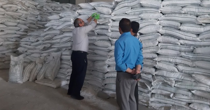 نمونه برداری از کود سولفات پتاسیم گرانوله در استان زنجان