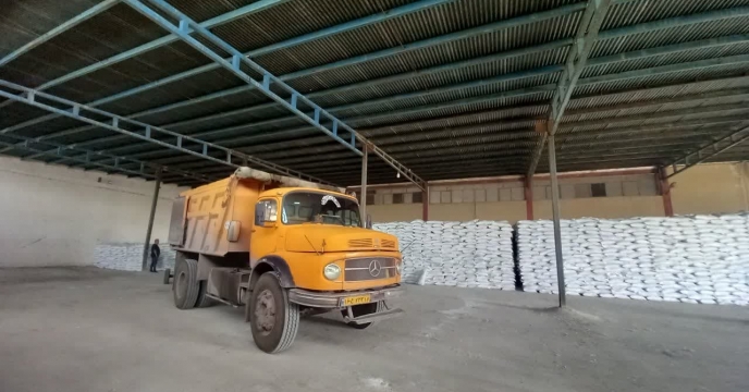 ارسال ۵۰ تن کود از شرکت زرین مهر قومس به شبکه کارگزاری‌های قم