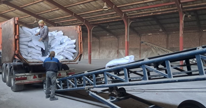 تامین 4 هزار و 725 تن از کود اوره مورد نیاز کشاورزان آذربایجان شرقی از مبدا پتروشیمی شیراز  تامین 4 هزار و 725 تن از کود اوره مورد نیاز کشاورزان آذربایجان شرقی از مبدا پتروشیمی شیراز