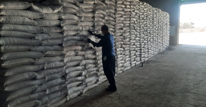 عملیات نمونه‌برداری از پارت 200 تنی کود سوپرفسفات تریپل در انبارهای سازمانی استان کردستان ارسالی از شرکت کیمیا کود آناهیتا