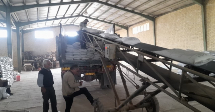 فروش بیش از ۱۰۲۰ تن انواع کود کشاورزی در شهرستان ابرکوه استان یزد طی آذرماه1404