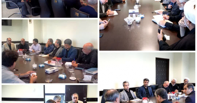 برگزاری جلسه برای میزبانی از زائران وداع با رهبر شهید انقلاب باحضور معاون شرکت خدمات حمایتی کشاورزی استان قم