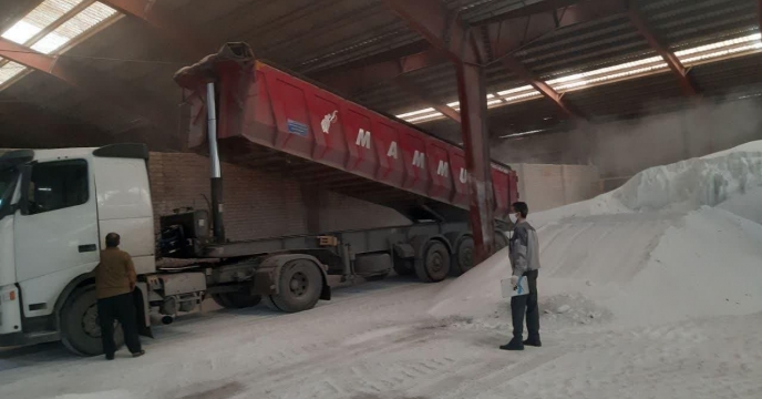 ارسال بیش از4300 تن انواع کود شیمیایی از کارخانجات تولید داخل  کشور به استان  گلستان آذر ماه 1402