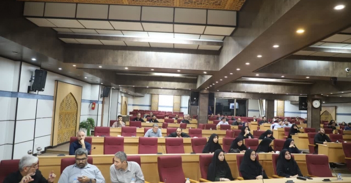 حضور مسئول روابط عمومی شرکت خدمات حمایتی کشاورزی استان قم در دوره آموزشی عکاسی با موبایل