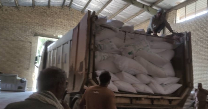 حمایت از کشاورزان رودان با توزیع هدفمند کود اوره