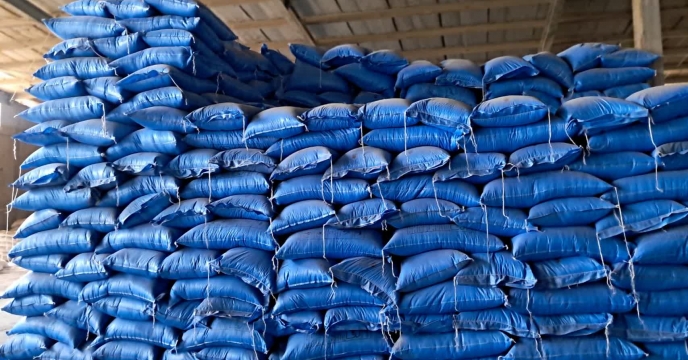 تحویل ۲۰۳۱ تن کود یارانه‌ای به کشاورزان بردسیر استان کرمان