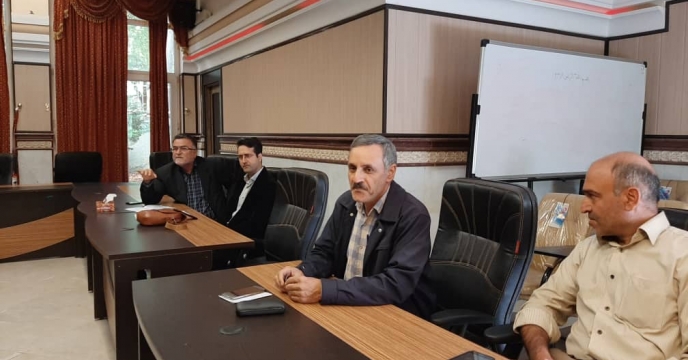 برگزاری جلسه توجیهی با شرکت های توصیه کودی مزرعه پایلوت تغذیه گیاهی گندم در استان قزوین