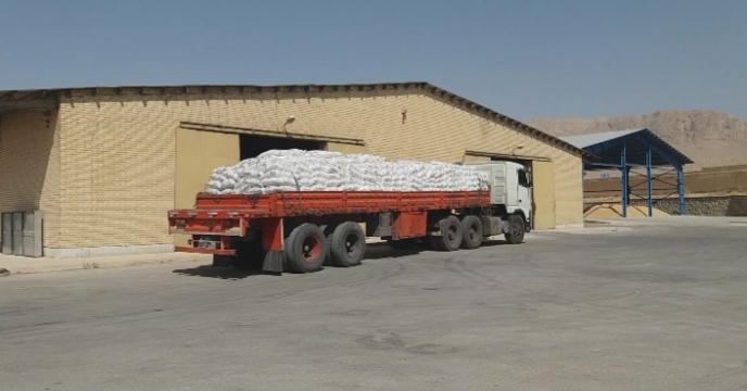 تأمین و حمل 305تن کود شیمیایی اوره در شهرستان کوهرنگ