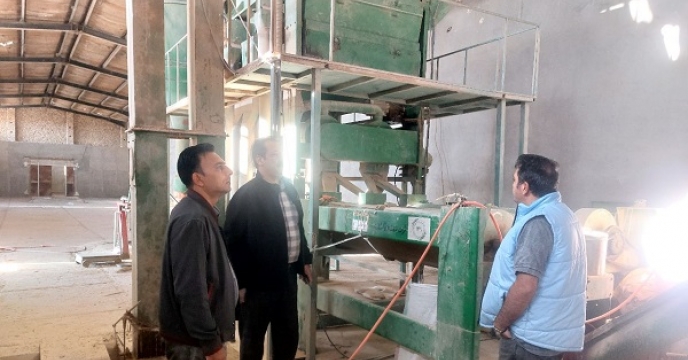 بازدید از انبار شهرستان زابل توسط کارشناسان بذر انجام شد 