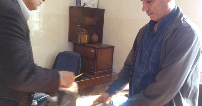 نمونه برداری از کودهای کشاورزی وارده به انبارهای سازمانی شرکت خدمات حمایتی کشاورزی استان البرز انجام شد.