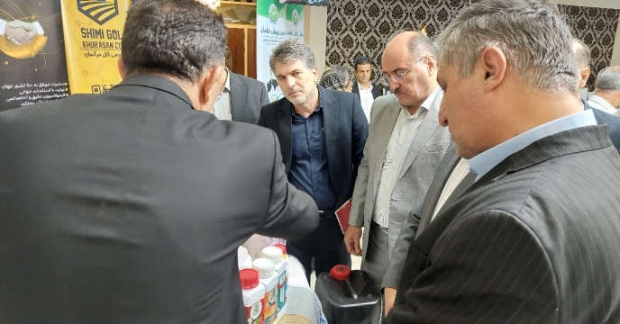 بازدید مدیر باغبانی سازمان جهاد کشاورزی استان در همایش بازاریابی کود آذربایجان شرقی