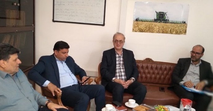 برگزاری جلسه با مدیر شرکت خدمات حمایتی کشاورزی استان اصفهان در دفتر مدیریت امور ماشین ها و ادوات کشاورزی