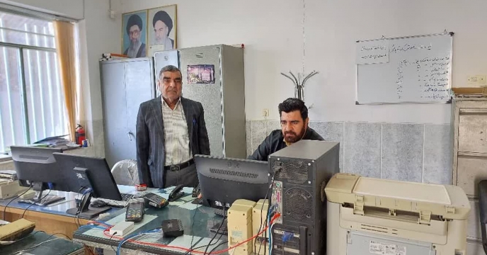 بازدید کارگروه پایش از انبار کارگزاری شرکت تعاونی  روستایی قیام جرقویه و بررسی روند توزیع کود در شهرستان جرقویه، استان اصفهان