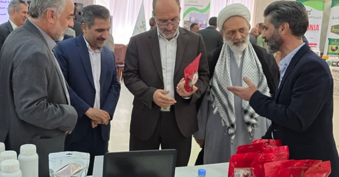 بازديد مدير شهرک هاي کشاورزي از همايش بازارايابي کود استان خراسان جنوبي