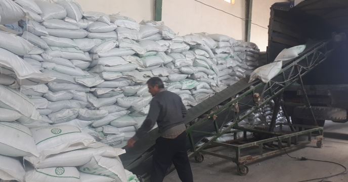توزیع بیش از 1000 تن انواع کود شیمیایی در شهرستان خوی در فروردین 1402