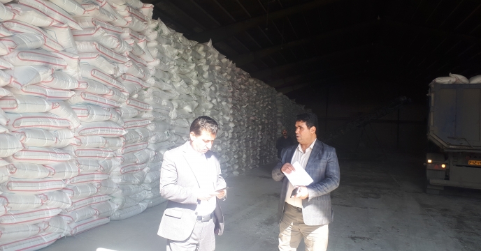 توزیع حدود 580 تن انواع کود شیمیایی در شهرستان باروق در فروردین 1402
