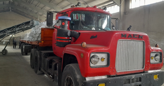 شرکت خدمات حمایتی کشاورزی با تخصیص ۷۰۰۰ تن کود اوره به استان همدان از پتروشیمی لردگان