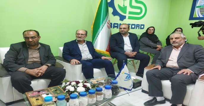 بازدید رئیس سازمان جهاد کشاورزی خراسان جنوبی از غرفه شرکتهای تولیدکننده کود در نمایشگاه فرصتهای سرمایهگذاری ایران و افغانستان