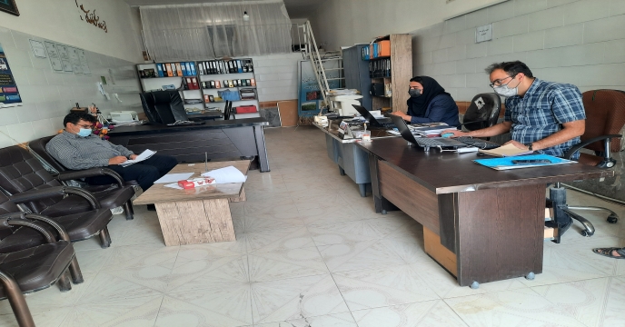 بررسی حواله های کشاورز ثبت شده در سامانه حمل و نقل کارگزاری شمیم گستر پشتکوه توسط کارشناس کشاورزی شرکت خدمات حمایتی کشاورزی استان یزد
