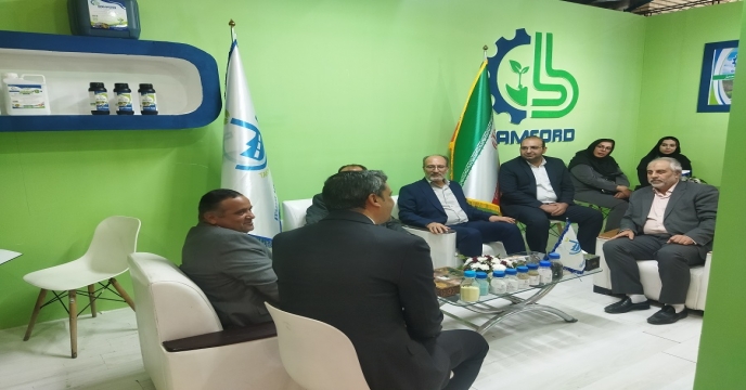 بازدید رئیس سازمان جهاد کشاورزی خراسان جنوبی از غرفه شرکتهای تولیدکننده کود در نمایشگاه فرصتهای سرمایهگذاری ایران و افغانستان