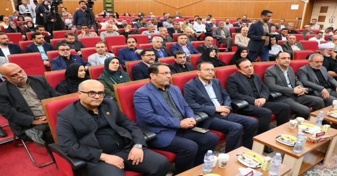 همزمان با هفته جهاد کشاورزی، آیین تجلیل از برگزیدگان ملی و استانی بخش کشاورزی در استان با حضور مدیر شرکت خدمات حمایتی کشاورزی استان قزوین