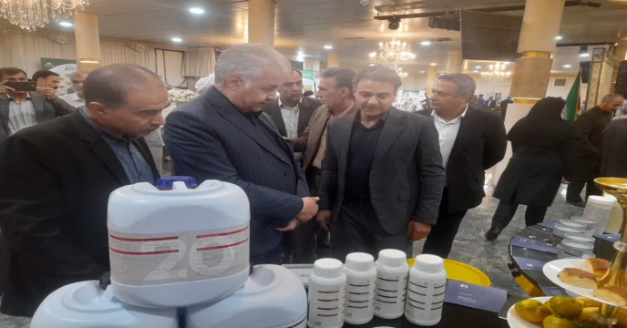 حضورمهندس سعیدی مدیر بازایابی امور مشتریان شرکت خدمات حمایتی کشاورزی کشور در همایش آموزشی و ترویجی ، محصولات سبد کودی در استان مرکزی