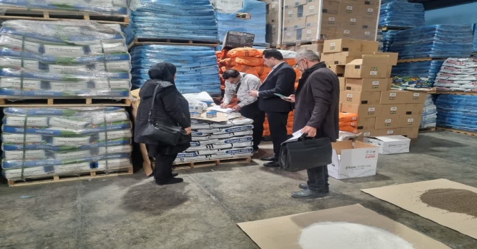 گشت مشترک کارگروه نظارت و بازرسی از مراکز تولید، نگهداری و توزیع مواد کودی از فروشگاههای عرضه کود وسم شهرستان ری