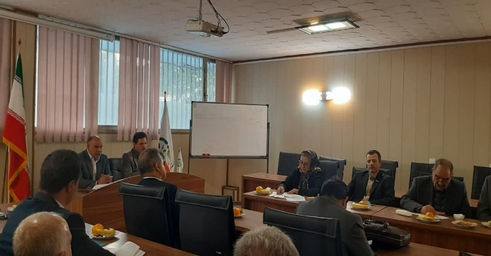 نشست هم اندیشی با شرکت های تولید کننده کودهای غیرتکلیفی در دفتر مدیریت استان تهران