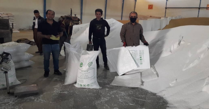 کیسه گیری 400 تن کود اوره فله در شهرستان مهاباد