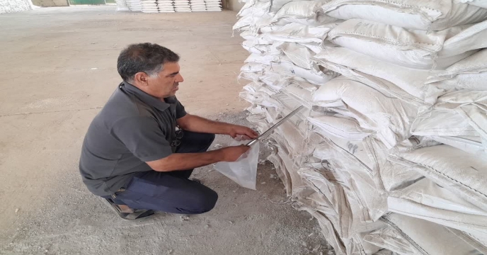 بازدید مهندس سلیمی مشاور محترم مدیر عامل از ستاد جهت بازدید از انبارهای استان مرکزی و عملیات نمونه برداری از کودهای تولید داخلی – مهر ماه 1404