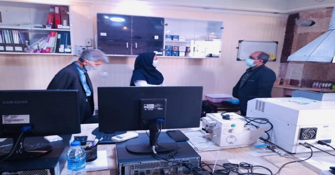 بازدید معاون مرکز تحقیقات کاربردی نهاده های کشاورزی و معاون فنی شعبه فارس از آزمایشگاه پرهام گستر فارس