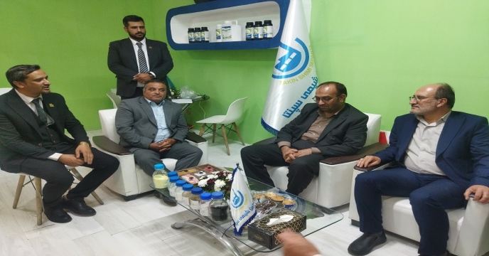 بازدید رئیس سازمان جهاد کشاورزی خراسان جنوبی از غرفه شرکتهای تولیدکننده کود در نمایشگاه فرصتهای سرمایهگذاری ایران و افغانستان