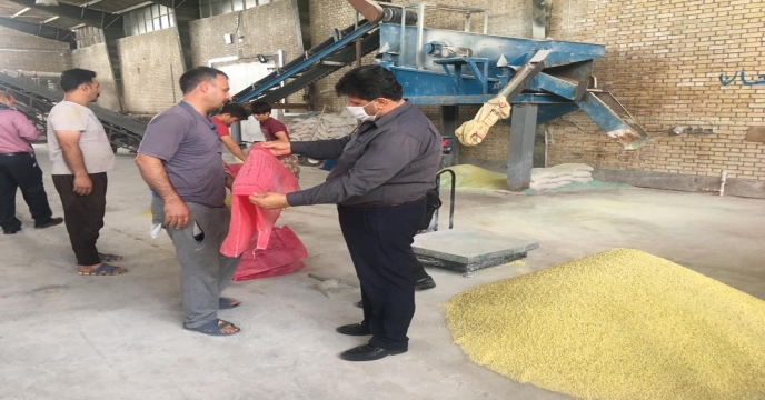 پایش مواد اولیه واحدهای تولیدی کود در استان البرز 