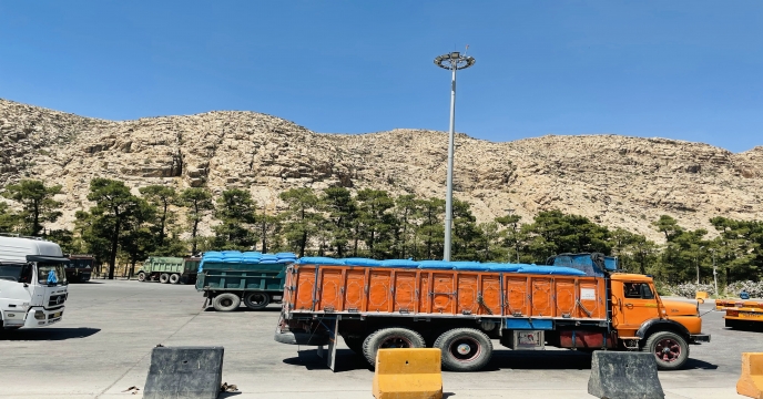 تأمین و ارسال کود شیمیایی اوره  به مقصد انبار کارگزاران استان یزد