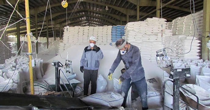 عملیات کیسه گیری کود شیمیایی فله در شرکت خدمات حمایتی کشاورزی استان همدان