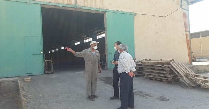 بازدید رییس واحد بازرگانی کود شرکت خدمات حمایتی کشاورزی استان مرکزی از انبار سازمانی – شهریورماه 139