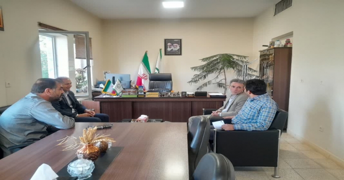 دیدار و گفتگو مدیر شرکت خدمات حمایتی استان مرکزی با مدیر جهاد کشاورزی شازند ، و قدردانی از عملکرد شرکت خدمات حمایتی کشاورزی 