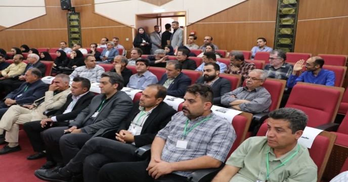 همزمان با هفته جهاد کشاورزی، آیین تجلیل از برگزیدگان ملی و استانی بخش کشاورزی در استان با حضور مدیر شرکت خدمات حمایتی کشاورزی استان قزوین