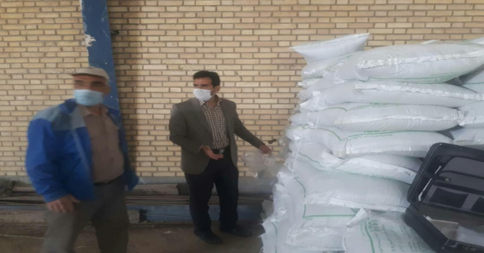 نمونه برداری از کودهای انبار کارگزاران استان مرکزی