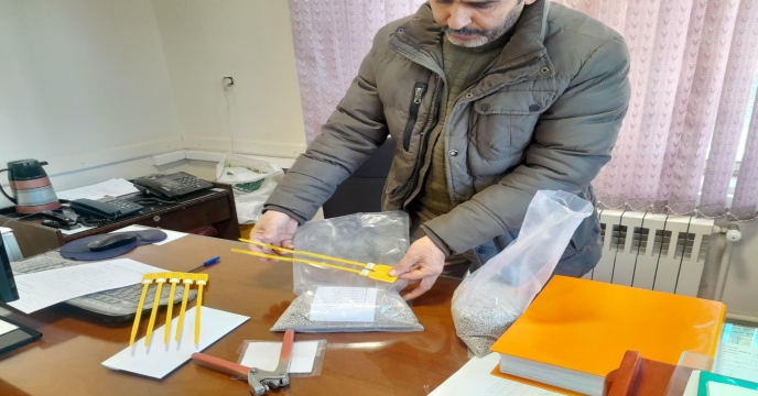 ارسال نمونه های پلمپ شده کودهای شیمیایی استان مرکزی به مرکز تحقیقات کاربردی نهاده های کشاورزی کرج 