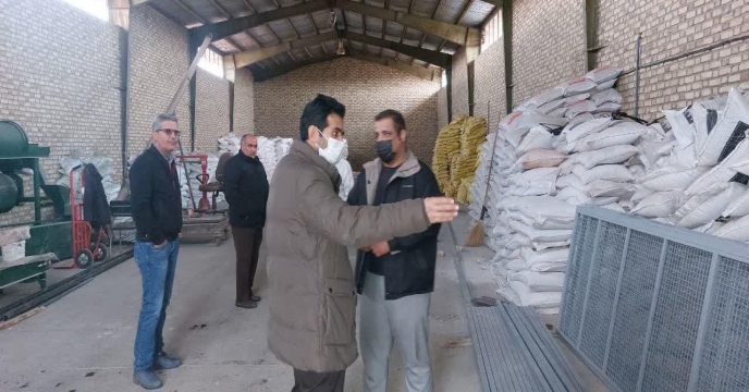 بازدید و پایش کودی از انبارهای کارگزاران توزیع کود استان مرکزی. مرکز جهاد کشاورزی مشک آباد شهرستان ارا‌ک.