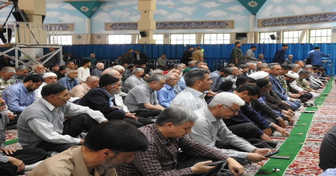 حضور مدیرشرکت خدمات حمایتی کشاورزی خراسان شمالی درآئین عبادی سیاسی نمازجمعه به مناسبت  هفته جهادکشاورزی