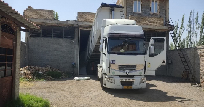 بازدید اکیپ پایش استان از انبار کارگزاران شهرستان میاندوآب