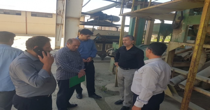 بازدید کارشناس معین ماشین آلات کشاورزی از دستگاه بوجاری شهرستان مهاباد