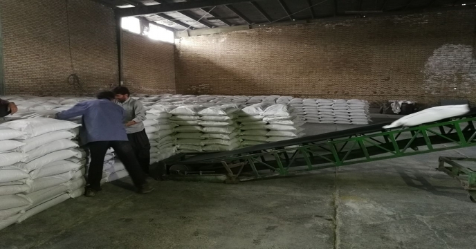 تامین و توزیع کود 110 هکتار از مزارع چقندر قند